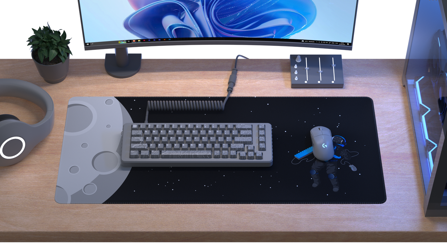DARK SPACE DESKPAD-1