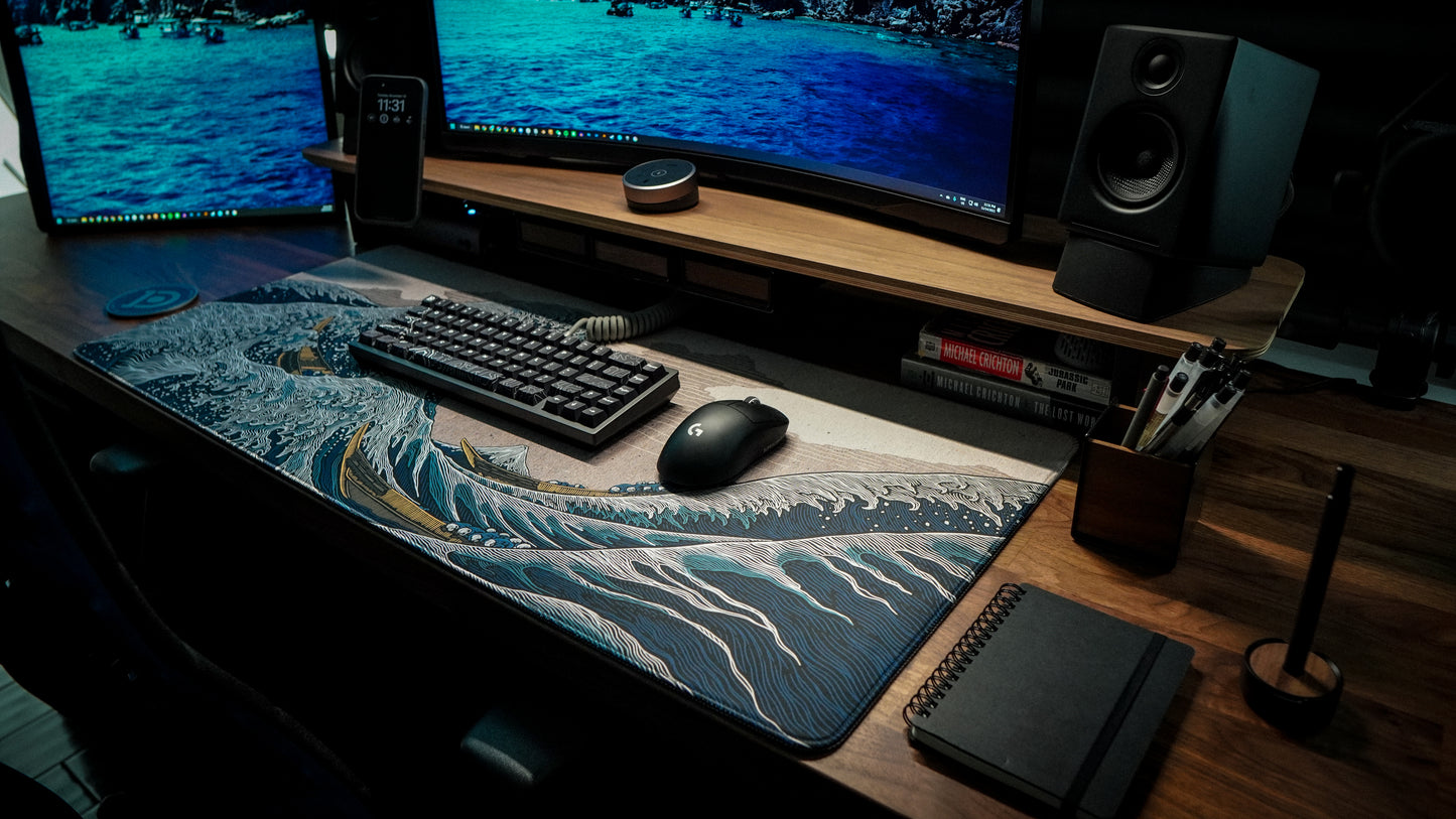 GREAT WAVE CREAM DESKPAD