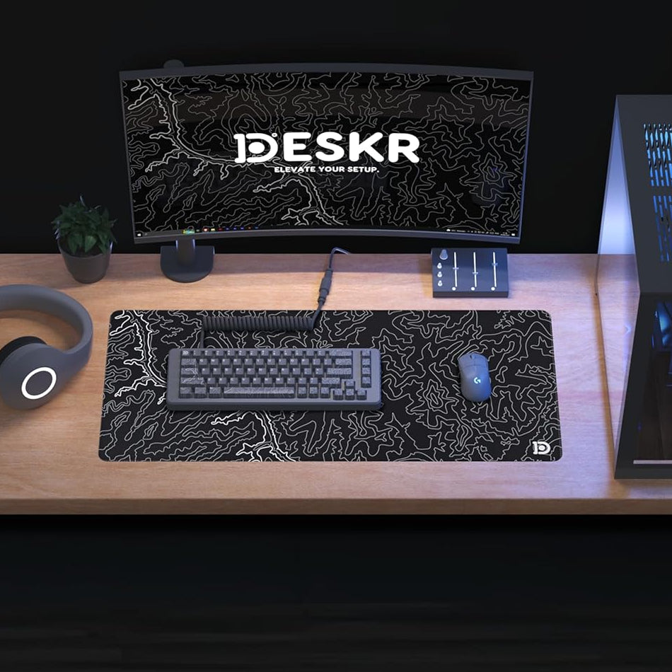BLACK TOPO CANYON DESKPAD